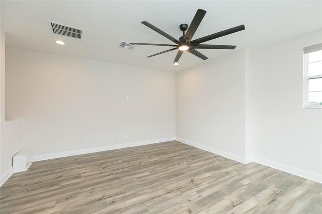 11105 RUSTIC TIMBER LOOP, San Antonio, FL 33576