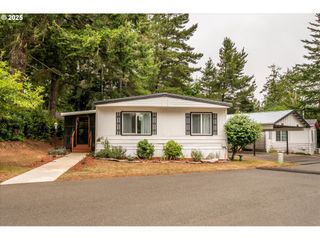 640 VILLAGE PINES Dr, Coos Bay, OR 97420