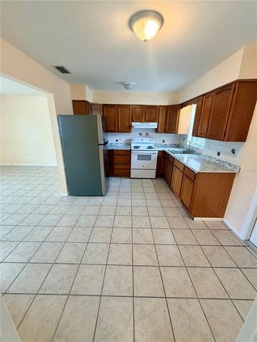506 HOLT CIRCLE, Winter Haven, FL 33880