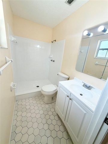 506 HOLT CIRCLE, Winter Haven, FL 33880