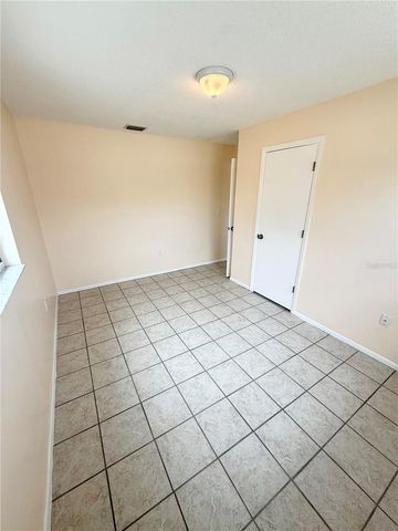 506 HOLT CIRCLE, Winter Haven, FL 33880