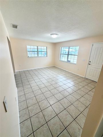 506 HOLT CIRCLE, Winter Haven, FL 33880