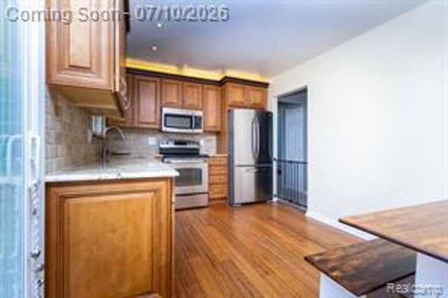9807 Fairbanks Street, Belleville, MI 48111