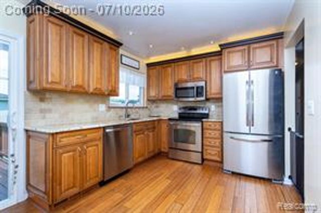 9807 Fairbanks Street, Belleville, MI 48111