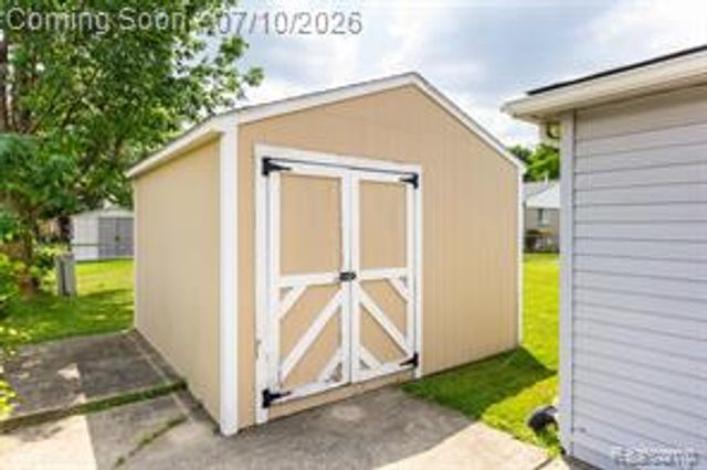 9807 Fairbanks Street, Belleville, MI 48111