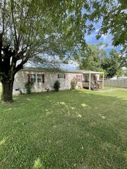 500 Akersville Rd, Lafayette, TN 37083