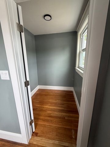 2 Columbia Blvd, Peabody, MA 01960