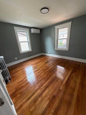 2 Columbia Blvd, Peabody, MA 01960