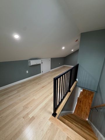 2 Columbia Blvd, Peabody, MA 01960