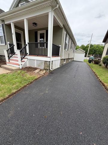 2 Columbia Blvd, Peabody, MA 01960