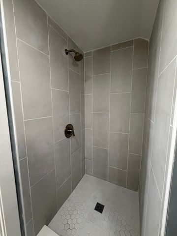2 Columbia Blvd, Peabody, MA 01960