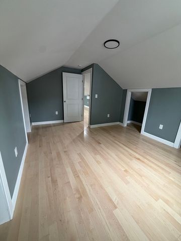 2 Columbia Blvd, Peabody, MA 01960