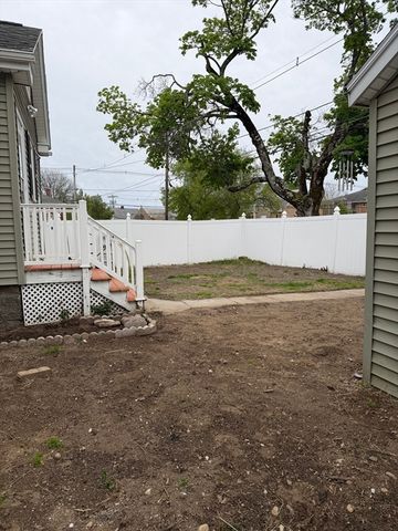 2 Columbia Blvd, Peabody, MA 01960