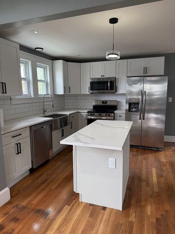 2 Columbia Blvd, Peabody, MA 01960