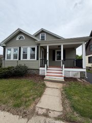 2 Columbia Blvd, Peabody, MA 01960