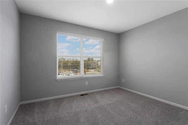 608 Foxglove Lane, Raymore, MO 64083