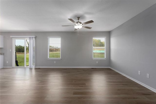 608 Foxglove Lane, Raymore, MO 64083