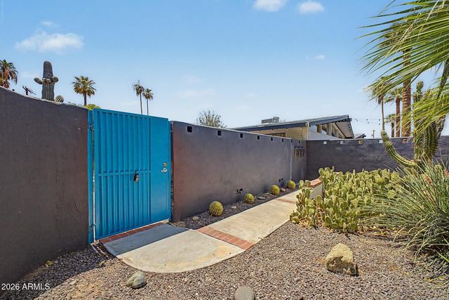 2727 E MONTECITO Avenue, Phoenix, AZ 85016