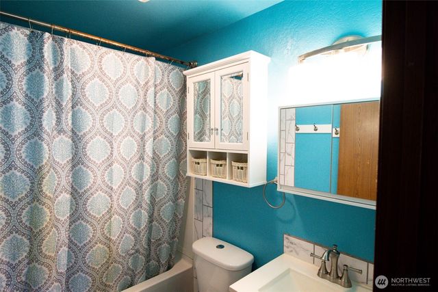 7050 SE Truman Street, Port Orchard, WA 98366