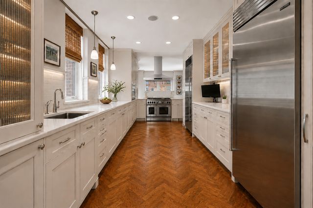 421 W Melrose Street 18BC, Chicago, IL 60657