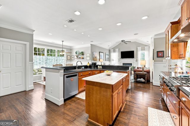 4611 Chartwell Chase Court, Flowery Branch, GA 30542
