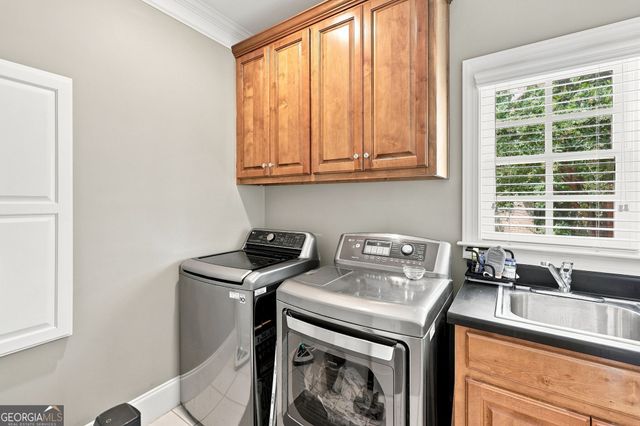 4611 Chartwell Chase Court, Flowery Branch, GA 30542