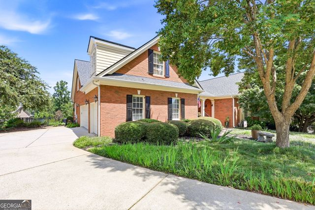 4611 Chartwell Chase Court, Flowery Branch, GA 30542