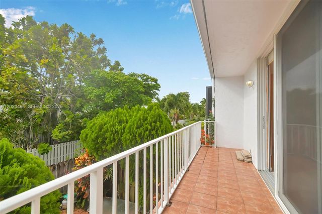 812 NE 26th Avenue, Hallandale Beach, FL 33009