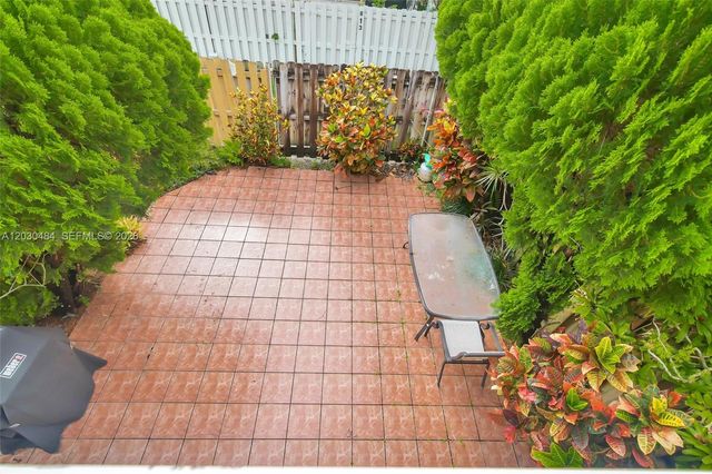 812 NE 26th Avenue, Hallandale Beach, FL 33009