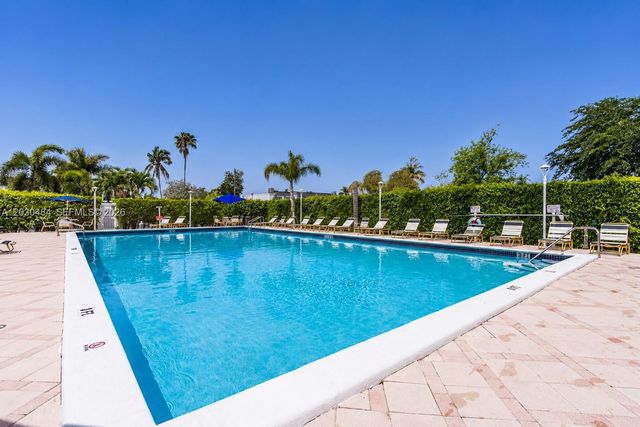 812 NE 26th Avenue, Hallandale Beach, FL 33009