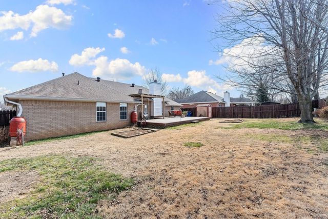 310 Center Drive, Lowell, AR 72745