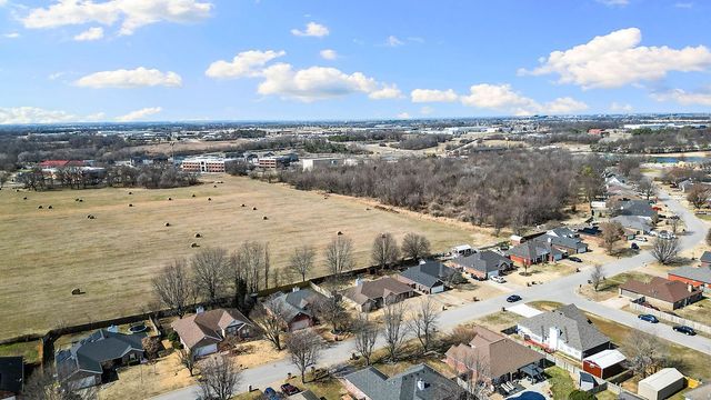 310 Center Drive, Lowell, AR 72745