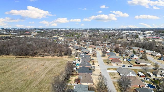 310 Center Drive, Lowell, AR 72745