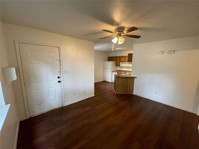 1648 Post RD 4, San Marcos, TX 78666