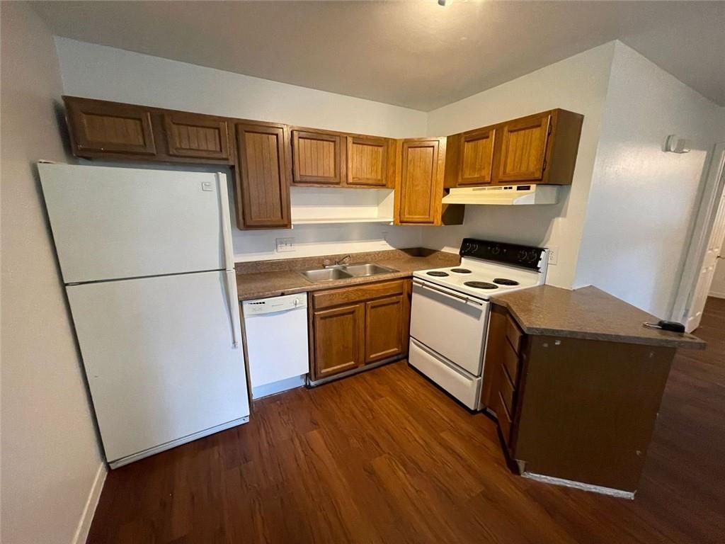 1648 Post RD 4, San Marcos, TX 78666