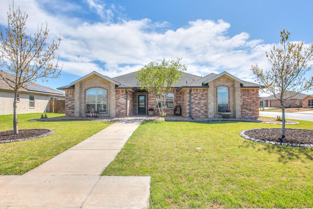 Image 1 of property listing at 5050 Red Oak Lane, San Angelo, TX 76904
