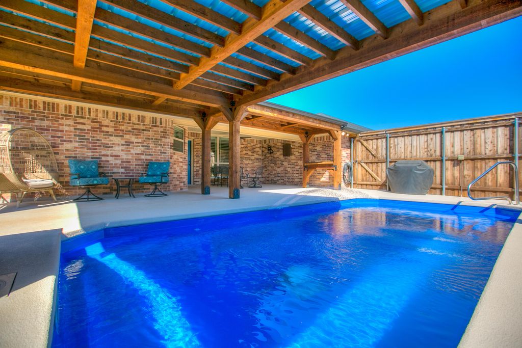 Image 2 of property listing at 5050 Red Oak Lane, San Angelo, TX 76904