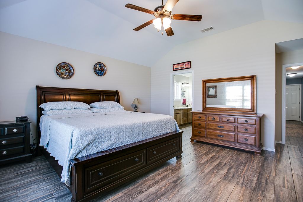 Image 27 of property listing at 5050 Red Oak Lane, San Angelo, TX 76904