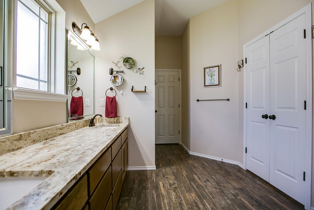 Image 30 of property listing at 5050 Red Oak Lane, San Angelo, TX 76904