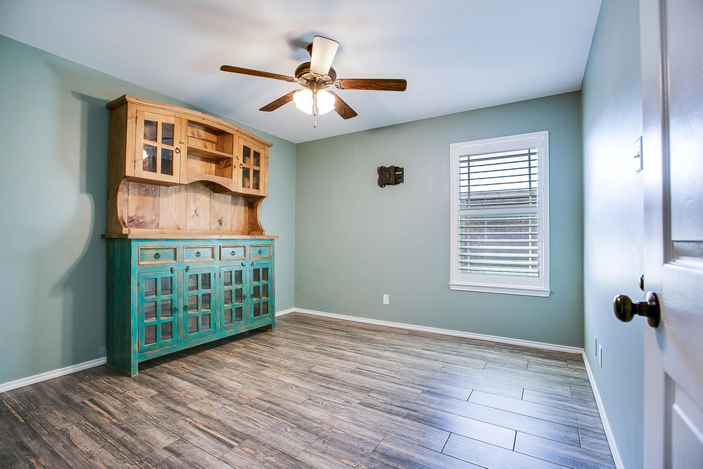 Image 34 of property listing at 5050 Red Oak Lane, San Angelo, TX 76904