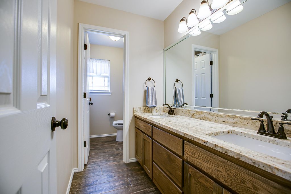 Image 37 of property listing at 5050 Red Oak Lane, San Angelo, TX 76904