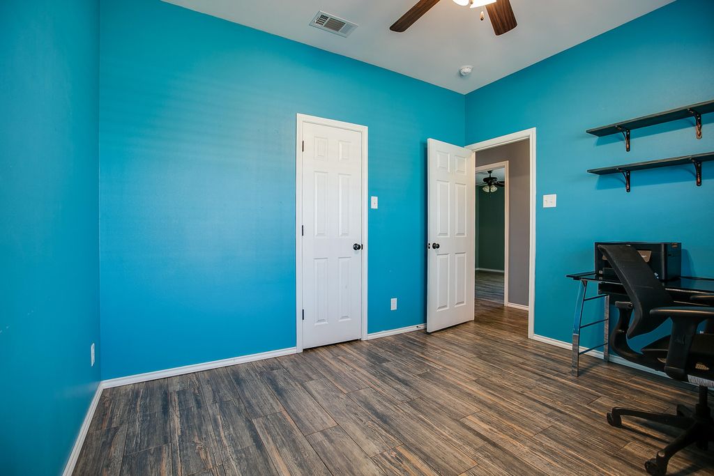 Image 41 of property listing at 5050 Red Oak Lane, San Angelo, TX 76904
