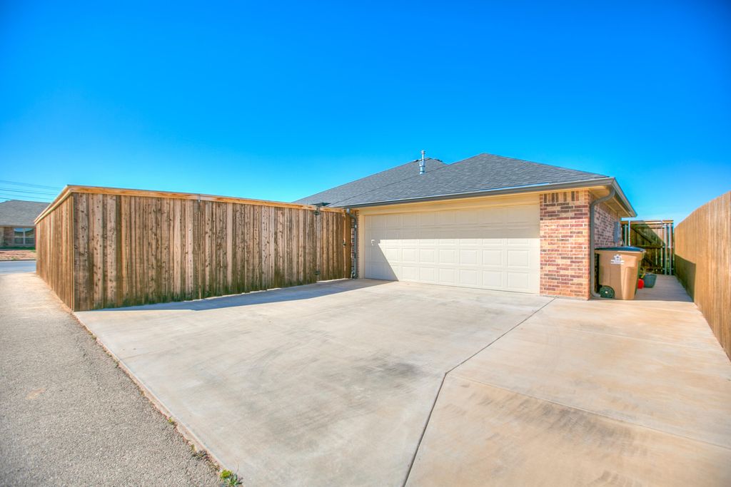 Image 49 of property listing at 5050 Red Oak Lane, San Angelo, TX 76904