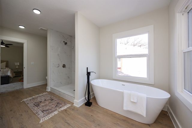 415 42nd Street, Des Moines, IA 50312