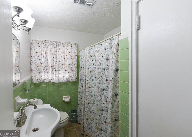 3049 Cloverhurst Drive, East Point, GA 30344
