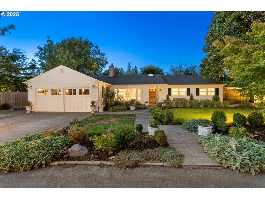 8065 Sw LAUREL St, Portland, OR 97225