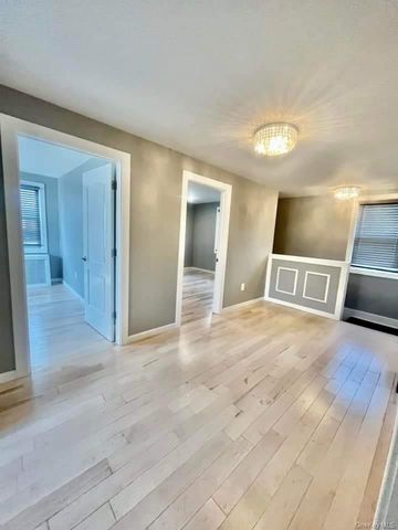 118 Sheridan Avenue, Williston Park, NY 11596