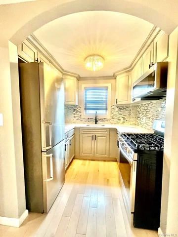 118 Sheridan Avenue, Williston Park, NY 11596