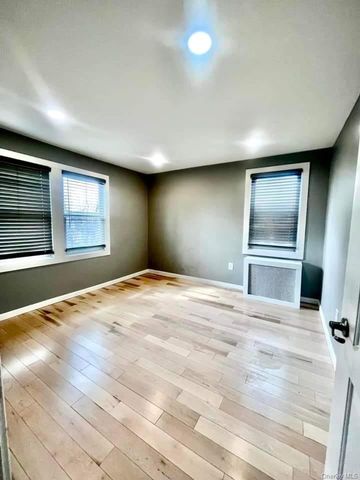 118 Sheridan Avenue, Williston Park, NY 11596