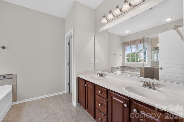 5918 Phyliss Lane, Charlotte, NC 28227
